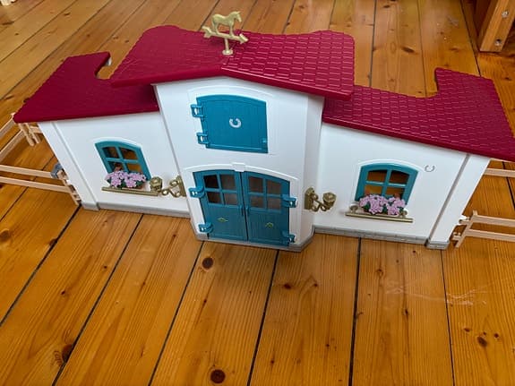 Schleich häststall med häst och figur