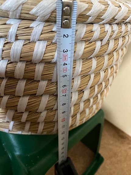 flätad förvaringskorg med lock natur/vit