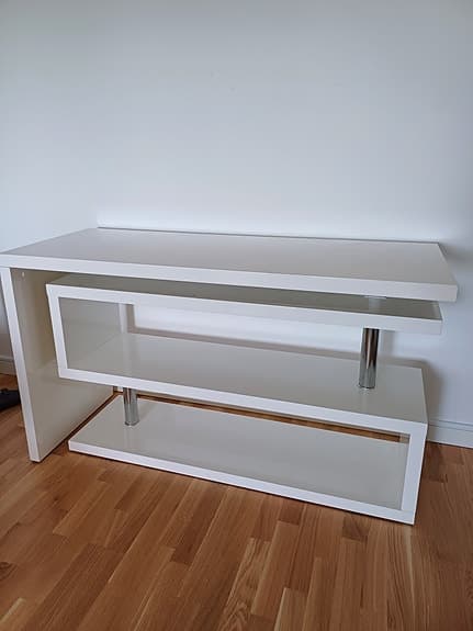 Fint Skrivbord i Vit Högglans