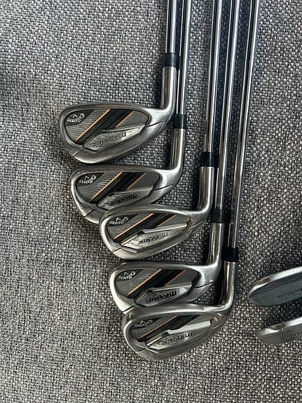 Vänster Callaway Mavrik järndörr + Taylormade Milled grind wedges