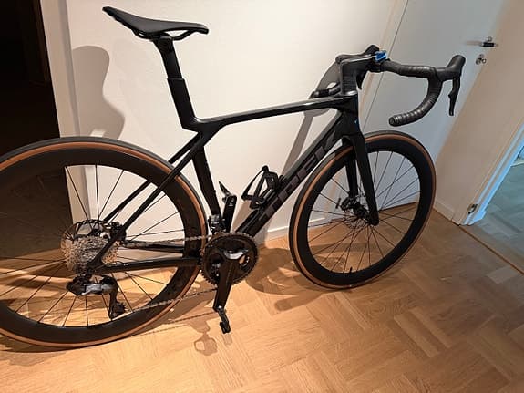 Ny Trek Madone SL7 gen8 2026 - se priset!