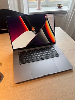MacBook Pro 16” 2021 – M1 Pro, 16 GB RAM