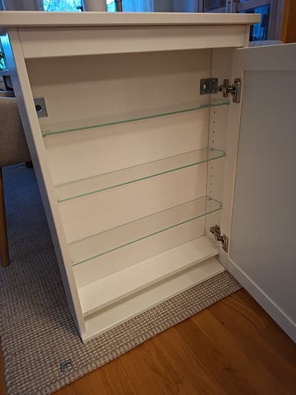 Hemnes IKEA spegel med vit ram