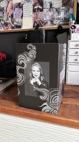 Fantasy bokserie i illustrerad samlarbox