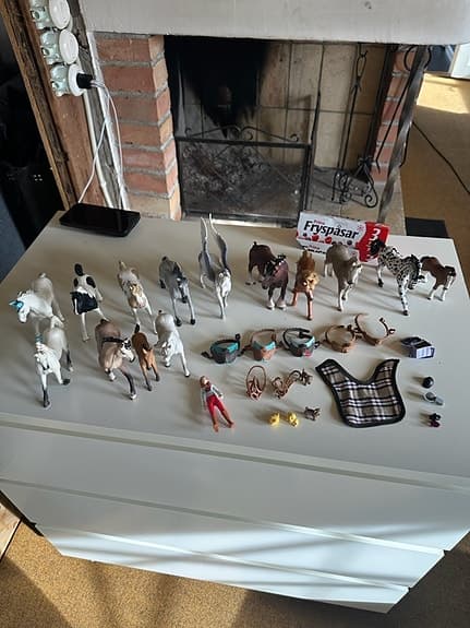 Schleich hästfigurer och tillbehör
