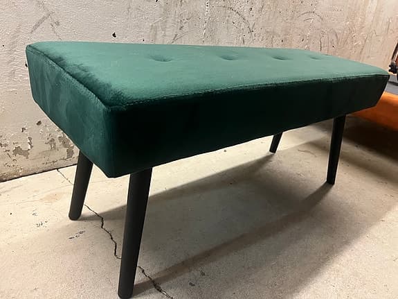 Grön sammetsbänk / sittbänk – Modern stil – Mycket fint skick