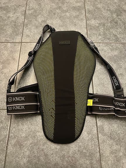 Knox Micro-Lock ryggskydd gul/svart