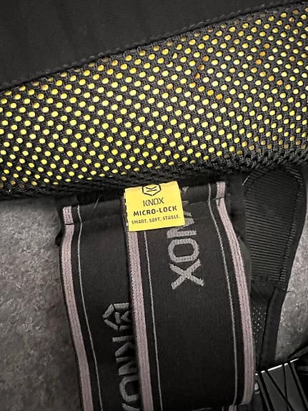 Knox Micro-Lock ryggskydd gul/svart