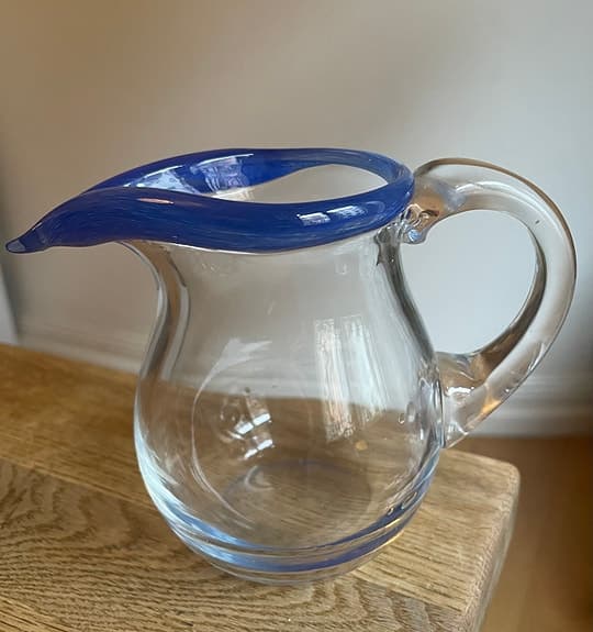 Liten nätt kanna perfekt för mjölk eller grädde