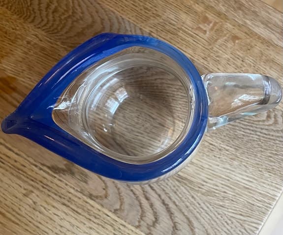 Liten nätt kanna perfekt för mjölk eller grädde