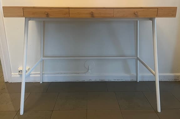 Lillåsen skrivbord