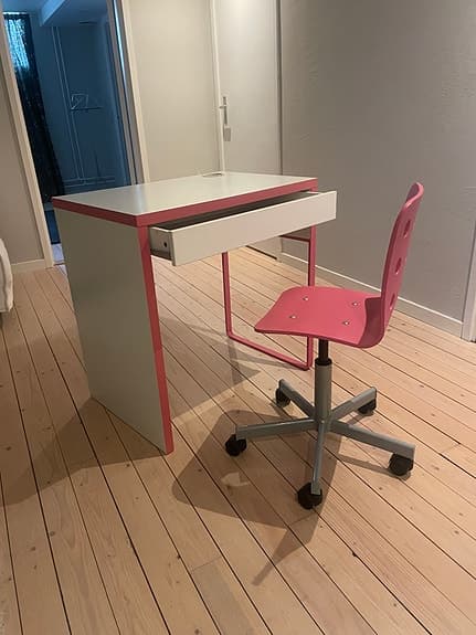 Barnskrivbord+stol
