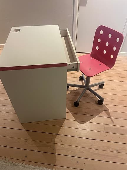 Barnskrivbord+stol