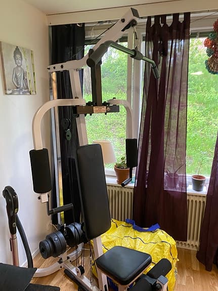Hardcore Gym multigym träningsstation svart/vit