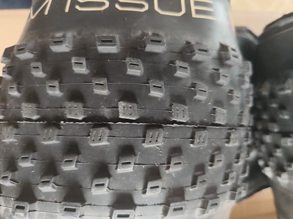 2st Bontrager XR2 29x3.0 Team Issue TLR
