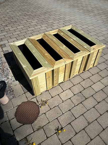 Trälåda / planteringslåda i impregnerat trä