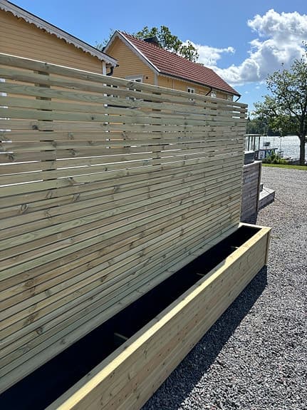 Trälåda / planteringslåda i impregnerat trä