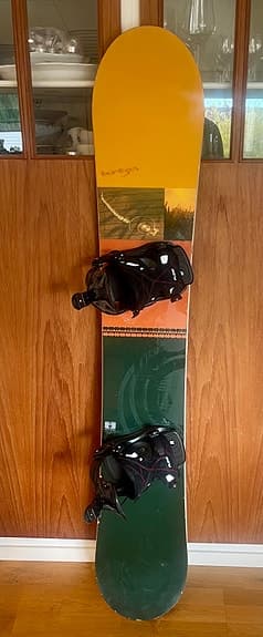 Burton Frontier 75 med Flow-bindningar – klassisk all mountain-bräda