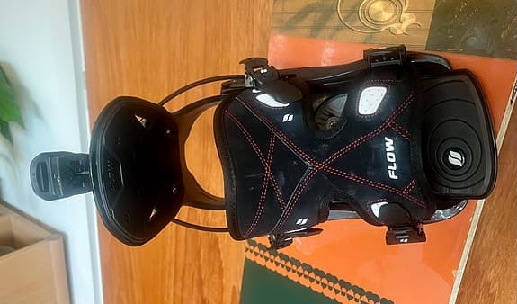 Burton Frontier 75 med Flow-bindningar – klassisk all mountain-bräda