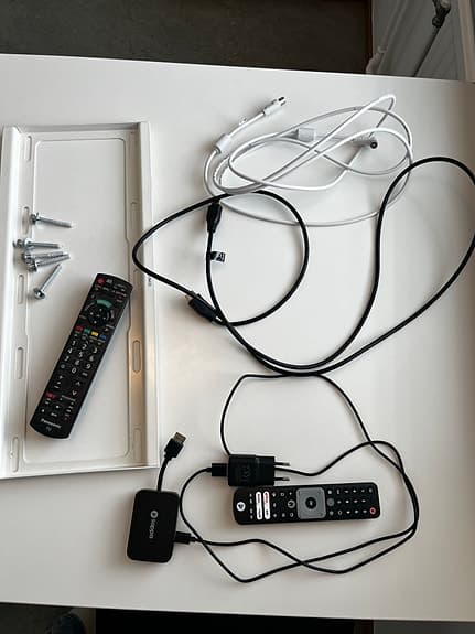 Panasonic TV 40 tum + tv-hub