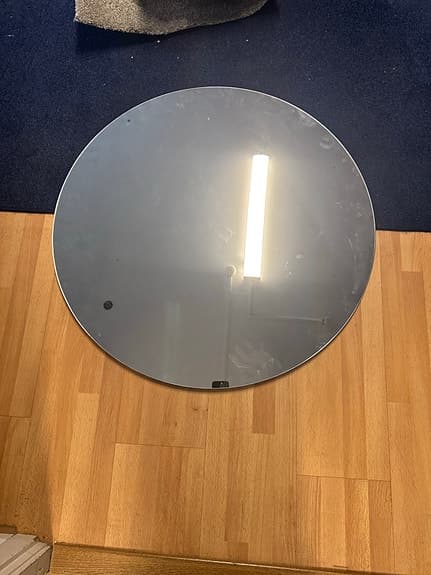Spegel rund vägg