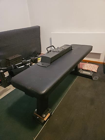 Komplett hemmagym - Recoil Half Rack + 197,5 kg vikter + stång & bänk