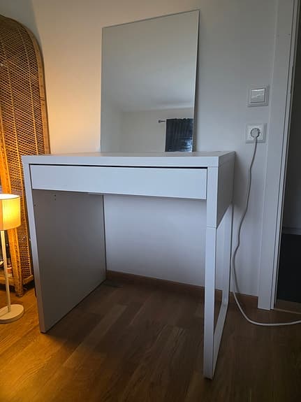 Sminkbord / skrivbord med spegel