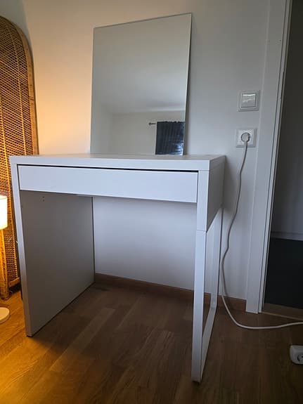Sminkbord / skrivbord med spegel