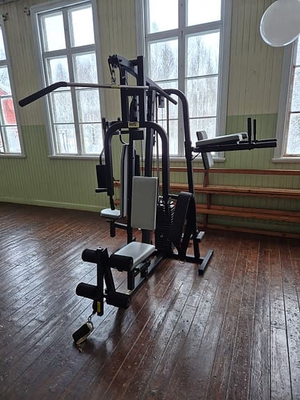 Multigym träningsstation med vikter