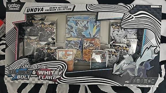 Pokémon Nova Heavy Hitters Premium Collection