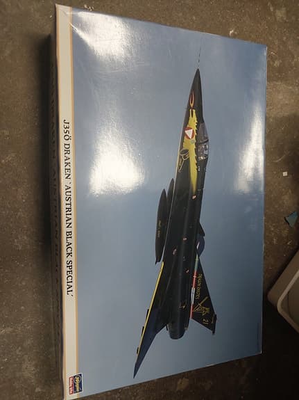 Italeri/Hasegawa flygplansmodeller Saab SK-37, JAS 39D och J35 Draken 1:48