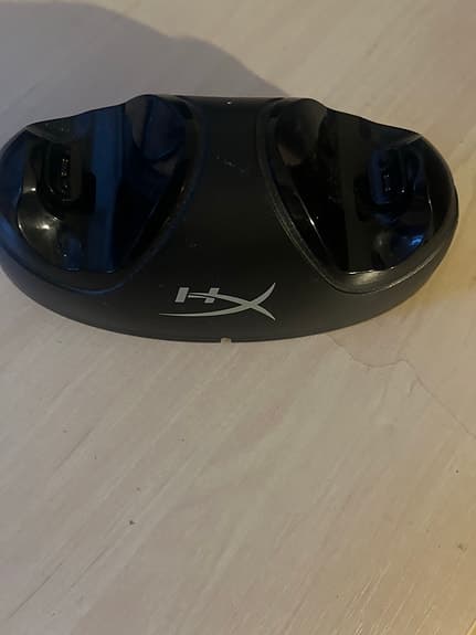 HyperX laddningsdockor och ställ för handkontroller svart