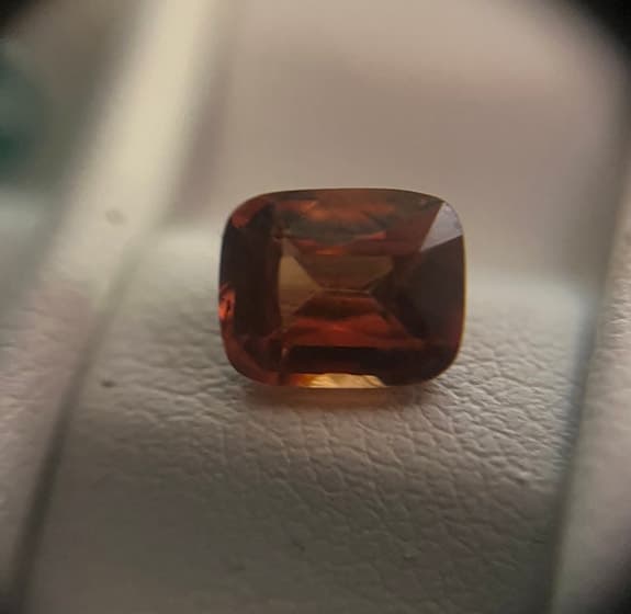 Vermillion Zircon 1.95 ct Cambodja