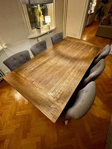Matgrupp i Country-stil med 6 stolar & stort bord