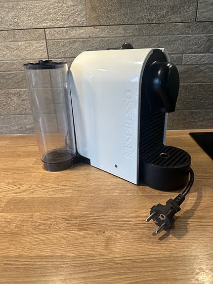 Nespresso c55 kapselmaskin med mjölkskummare