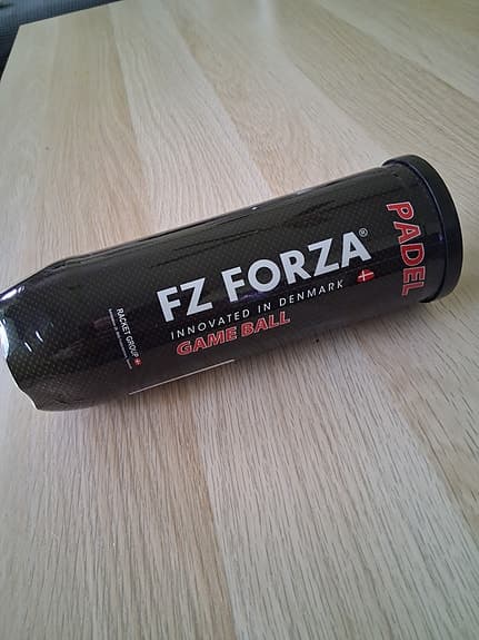 Padel bollar