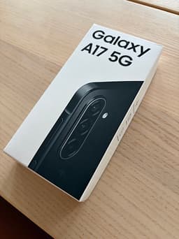 Helt ny oöppnad Samsung Galaxy A17 5G mobil 128 GB svart
