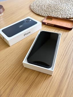 iPhone 13 mini - svart