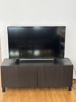 Toshiba platt-TV 43 tum svart