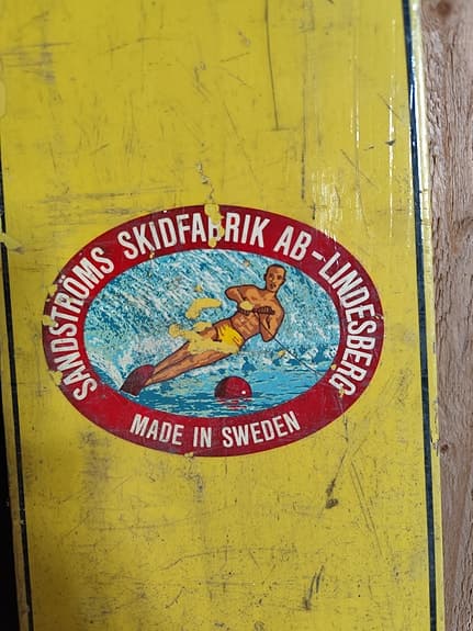 Sandströms vattenskidor gula med bindningar