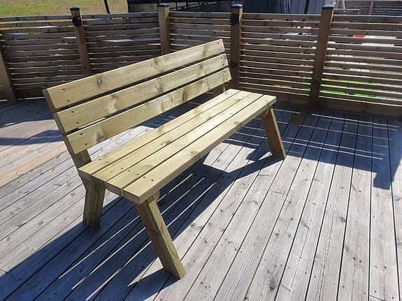 Trädgårdsbänk/ soffa och bord