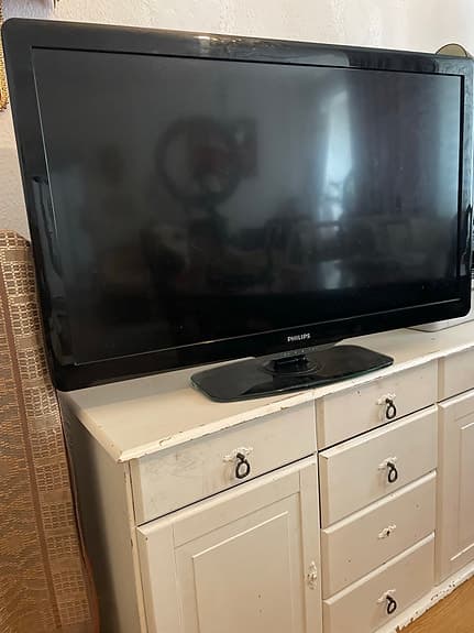 Philips TV 42 tum svart med bordsstativ