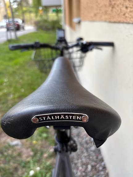 ELCYKEL STÅLHÄSTEN E-HYBRID HERR 8-VXL SHIMANO STEPS GRÅ