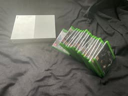 Xbox One S vit spelkonsol med flera spel