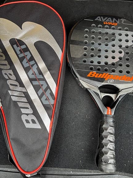 Bullpadel Avant padelracket svart