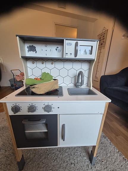 Barnkök med tillbehör