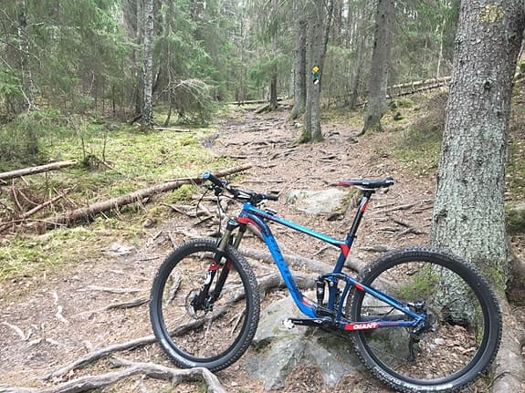 Giant heldämpad mountainbike 27,5" M unisex blå/röd