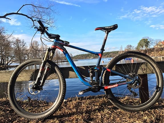 Giant heldämpad mountainbike 27,5" M unisex blå/röd