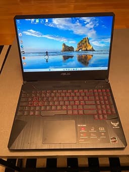 Asus TUF Gaming laptop 15,6" svart med bakgrundsbelyst (röd) tangentbord