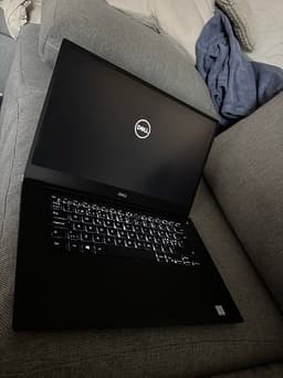Dell xps cor i7 8th gen (12 CPu ) . 16gb ram